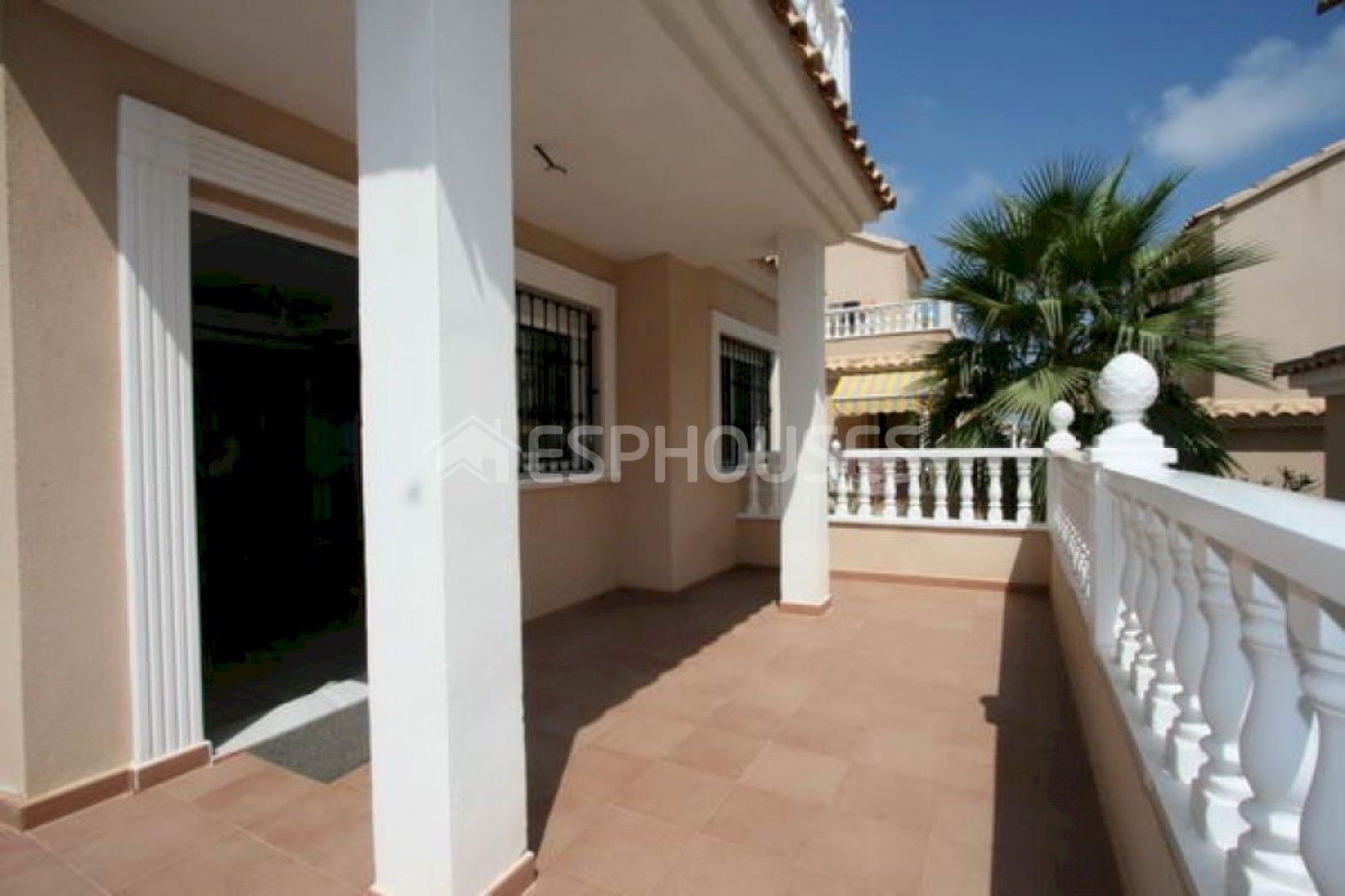 3 chambre Villa/Maison à vendre à Guardamar del Segura avec piscine garage - 315 000 € (Ref: 1970049)