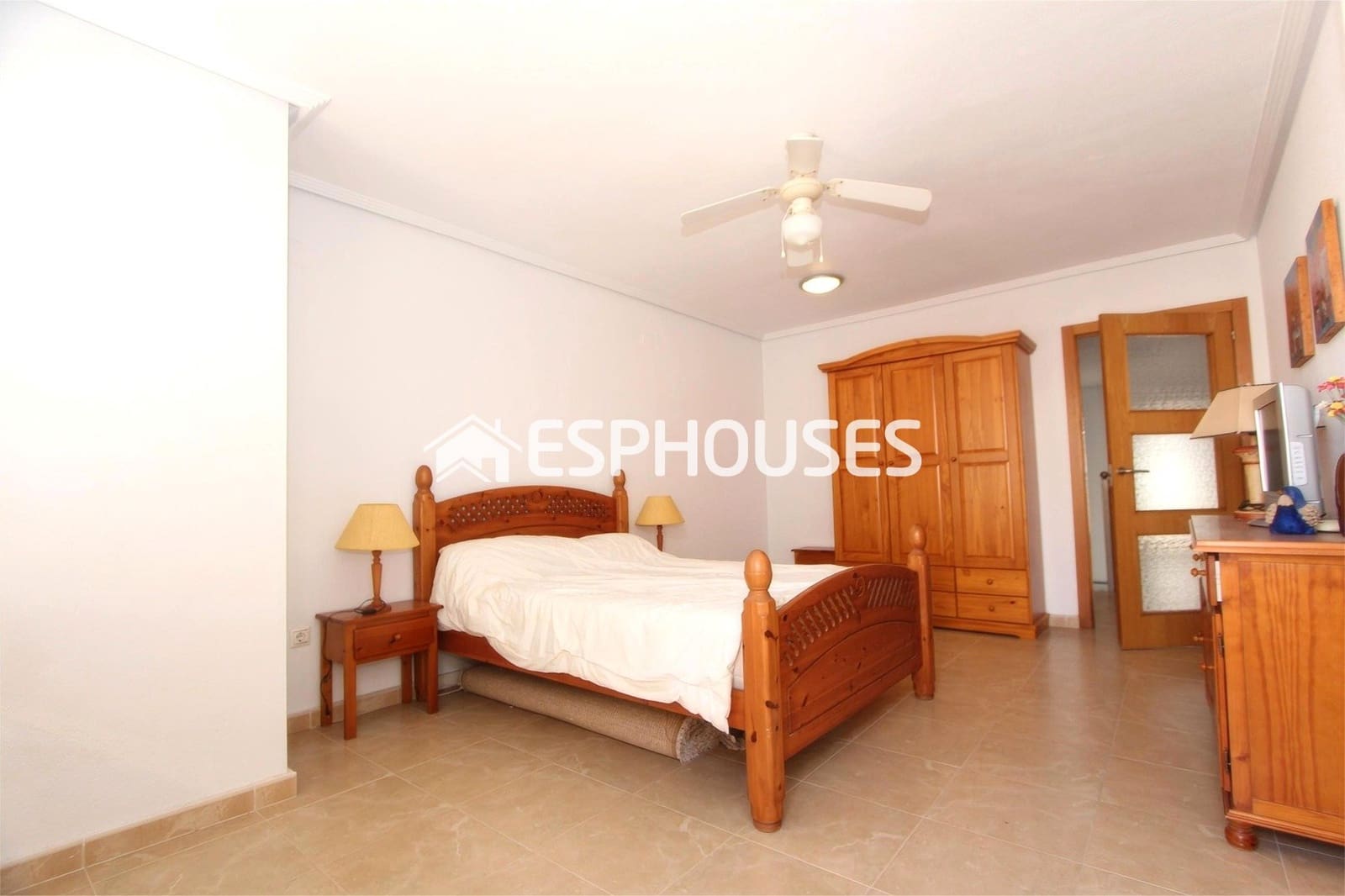 Ático de 3 habitaciones en Guardamar del Segura en venta - 230.000 € (Ref: 3498566)