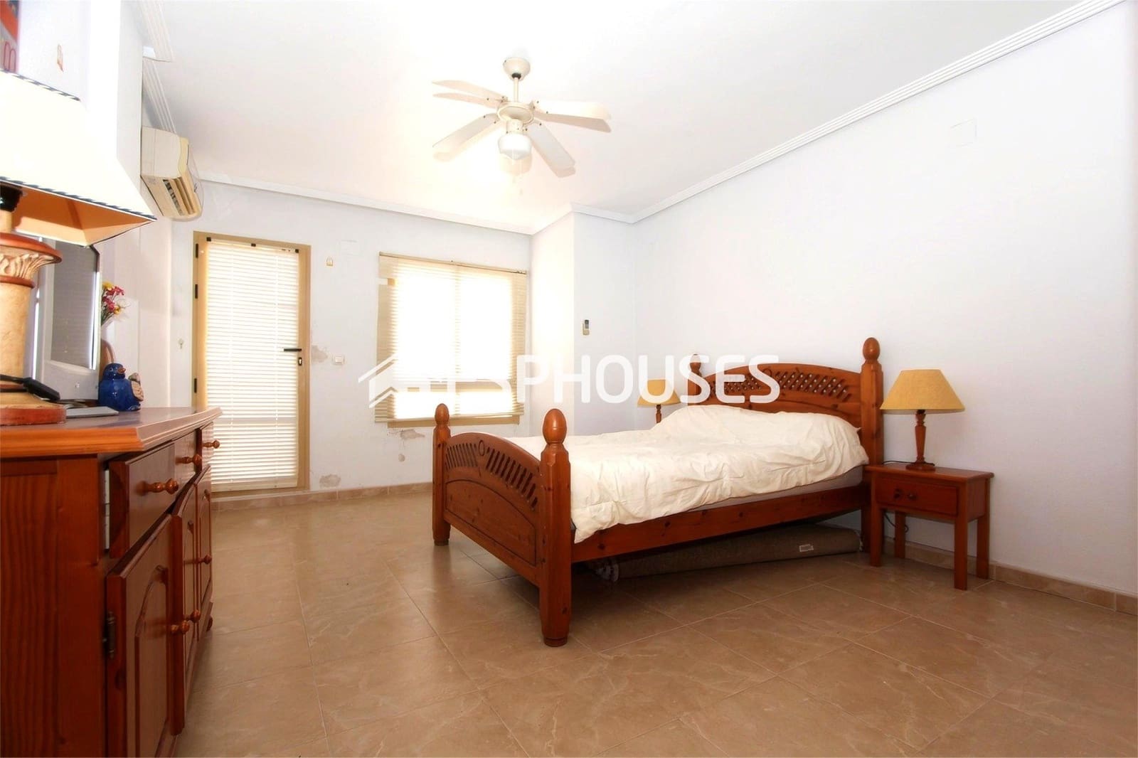 Ático de 3 habitaciones en Guardamar del Segura en venta - 230.000 € (Ref: 3498566)
