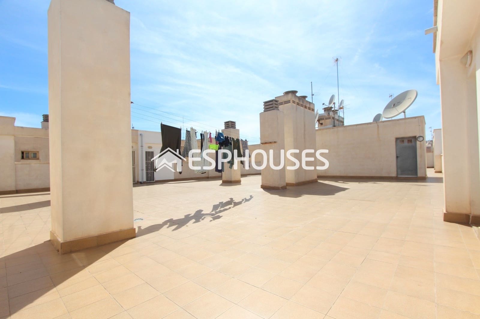Ático de 3 habitaciones en Guardamar del Segura en venta - 230.000 € (Ref: 3498566)