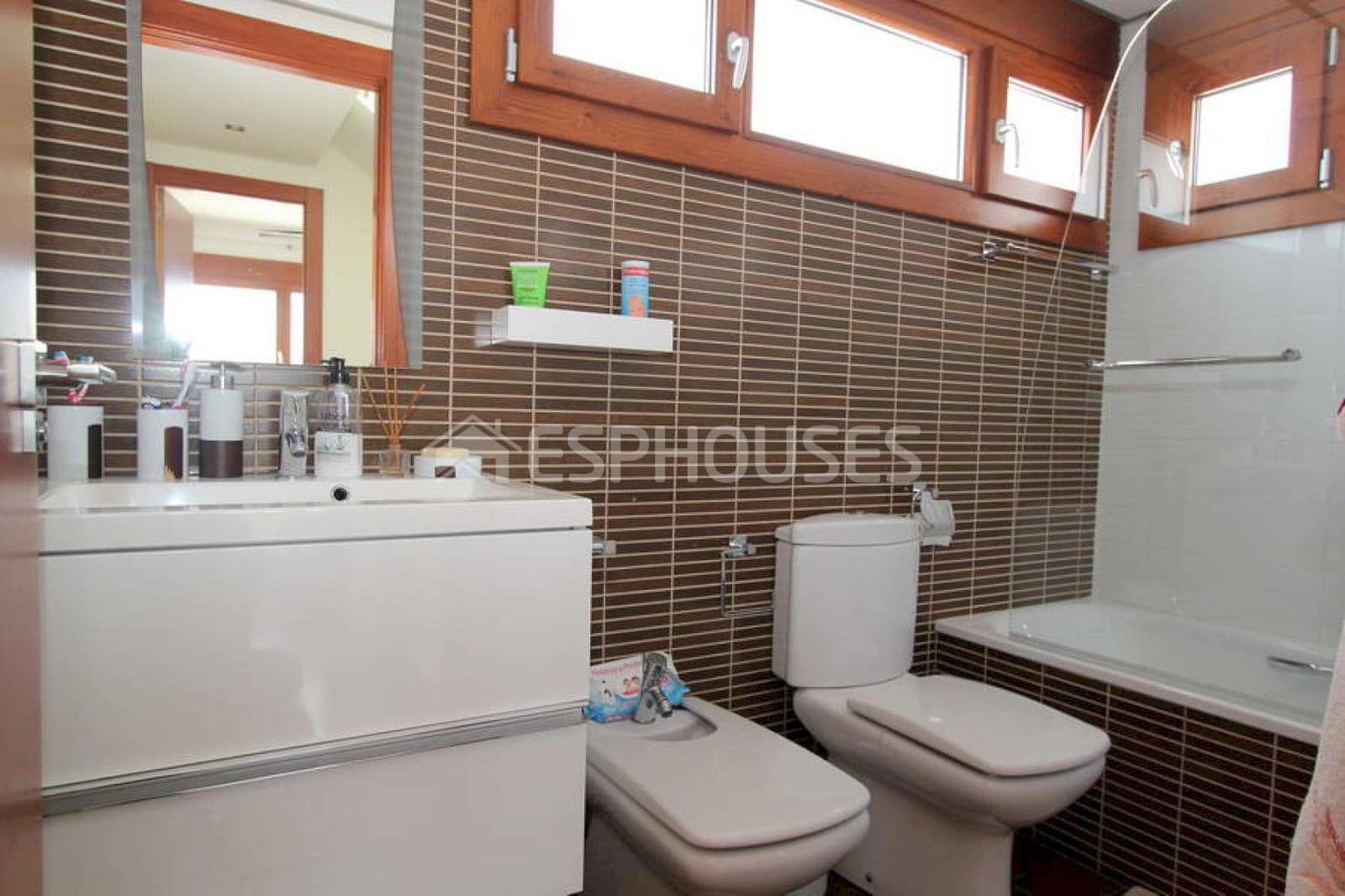 6 soveværelse Bungalow til salg i Guardamar del Segura med swimmingpool garage - € 650.000 (Ref: 3498605)