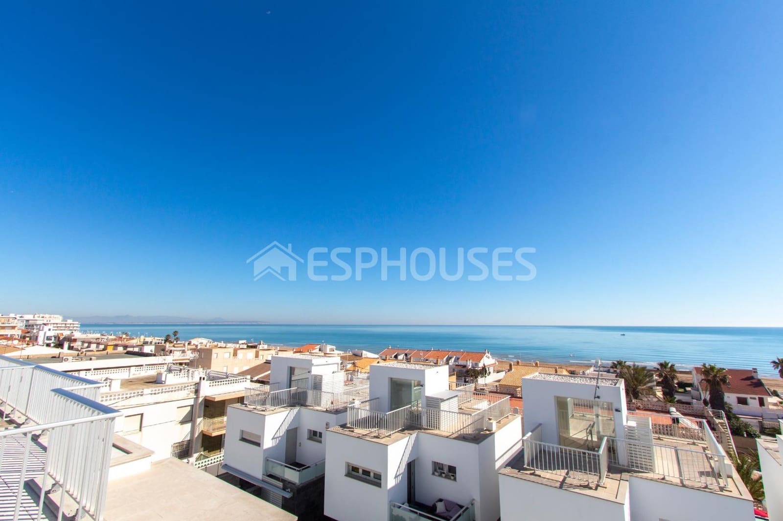 3 soveværelse Bungalow til salg i Guardamar del Segura med swimmingpool garage - € 595.000 (Ref: 4347364)