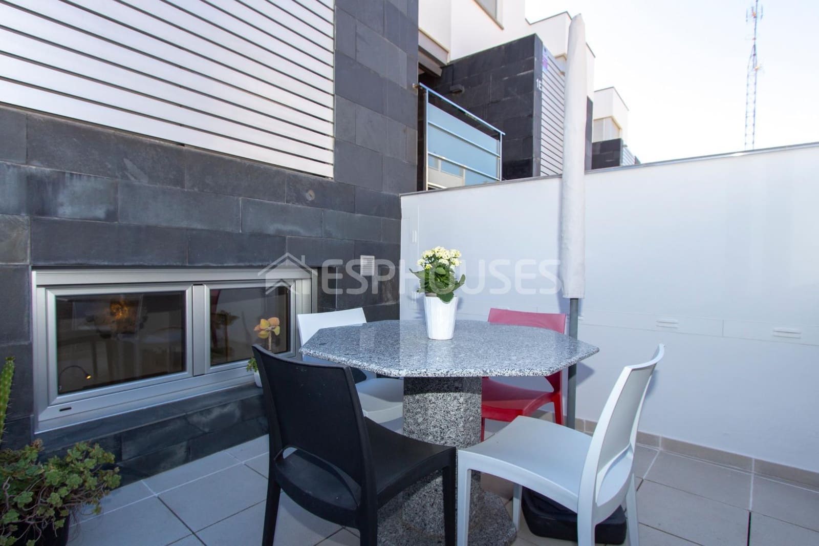 3 soveværelse Bungalow til salg i Guardamar del Segura med swimmingpool garage - € 595.000 (Ref: 4347364)