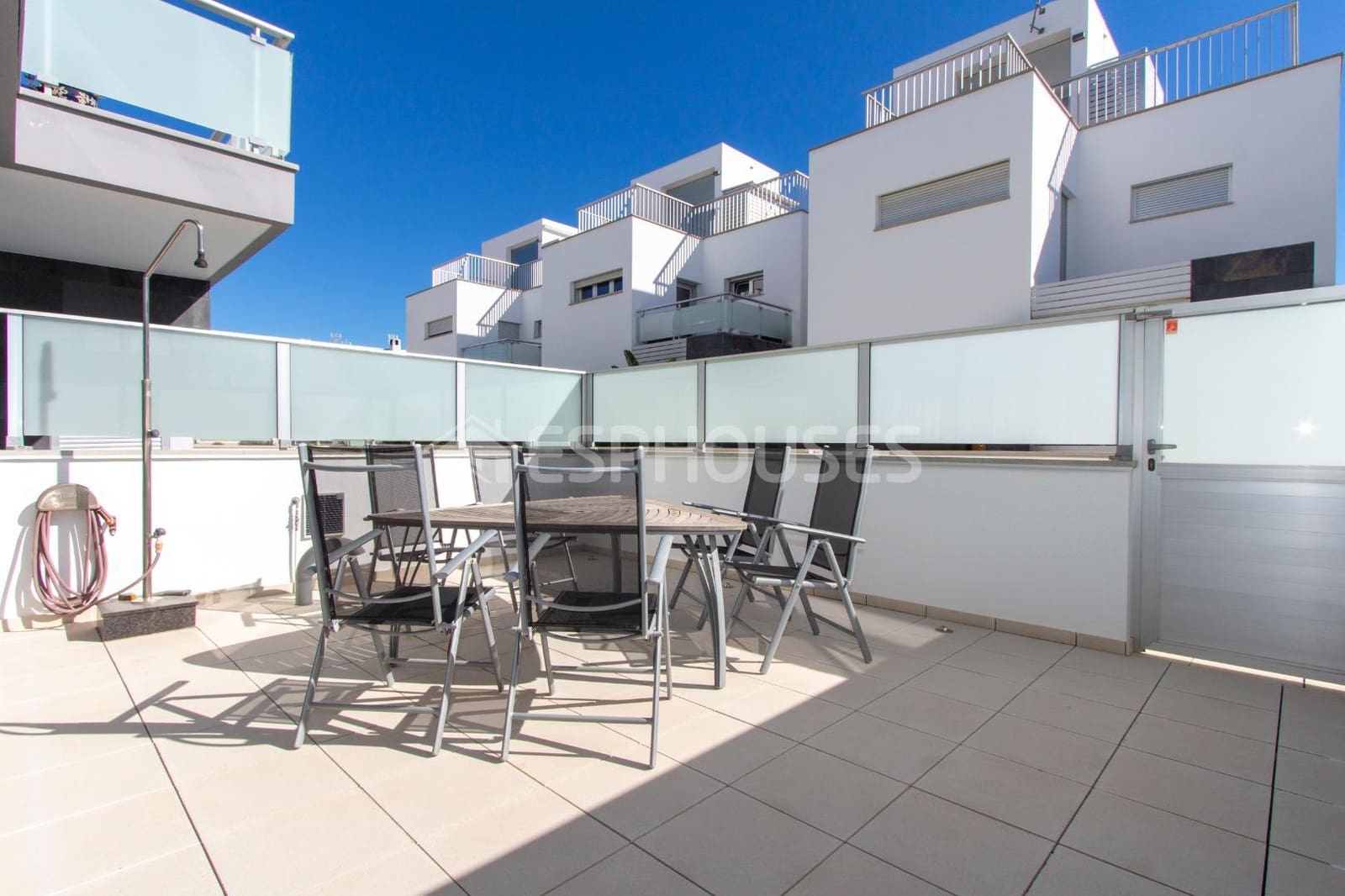 3 soveværelse Bungalow til salg i Guardamar del Segura med swimmingpool garage - € 595.000 (Ref: 4347364)