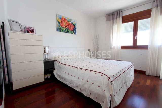 4 soveværelse Bungalow til salg i Guardamar Playa, Guardamar del Segura med swimmingpool garage - € 599.000 (Ref: 4347407)