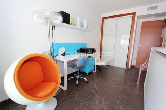 4 soveværelse Bungalow til salg i Guardamar Playa, Guardamar del Segura med swimmingpool garage - € 599.000 (Ref: 4347407)