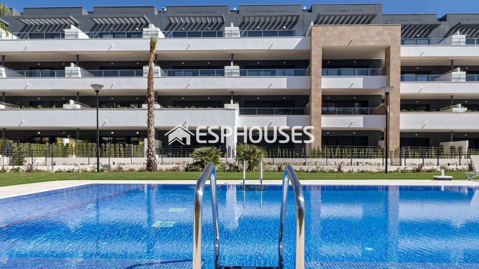3 bedroom Apartment for sale in Playa Flamenca with pool - € 522,000 (Ref: 5050160)