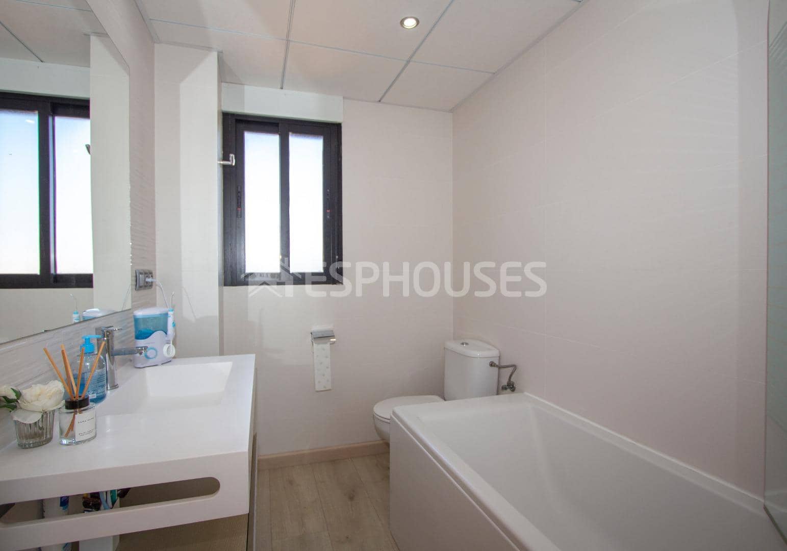 3 chambre Appartement à vendre à Guardamar del Segura avec piscine garage - 450 000 € (Ref: 5067311)