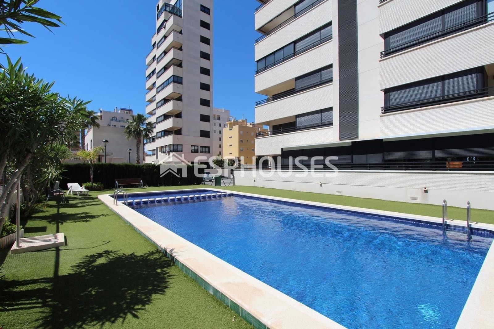 3 chambre Appartement à vendre à Guardamar del Segura avec piscine garage - 450 000 € (Ref: 5067311)