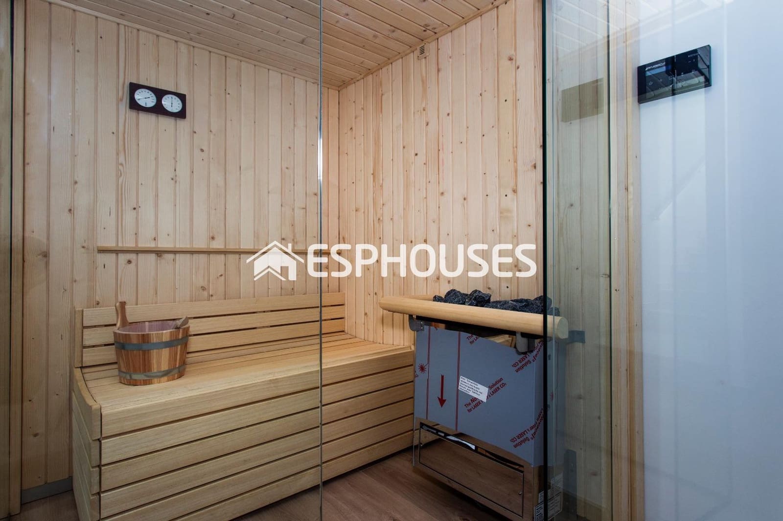 3 soverom Villa til salgs i Torrevieja med svømmebasseng garasje - € 600 000 (Ref: 5772605)