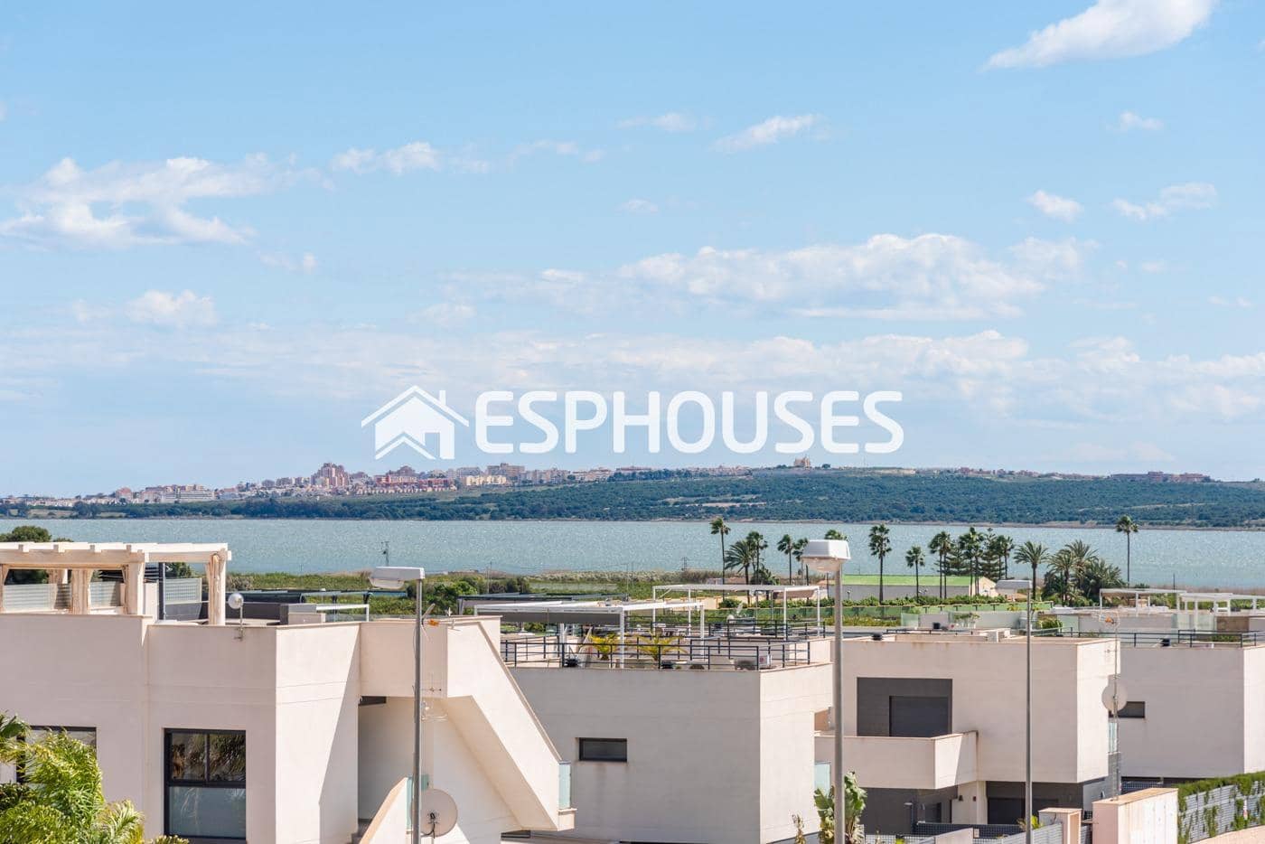 3 bedroom Villa for sale in Los Montesinos with pool garage - € 439,999 (Ref: 6880861)