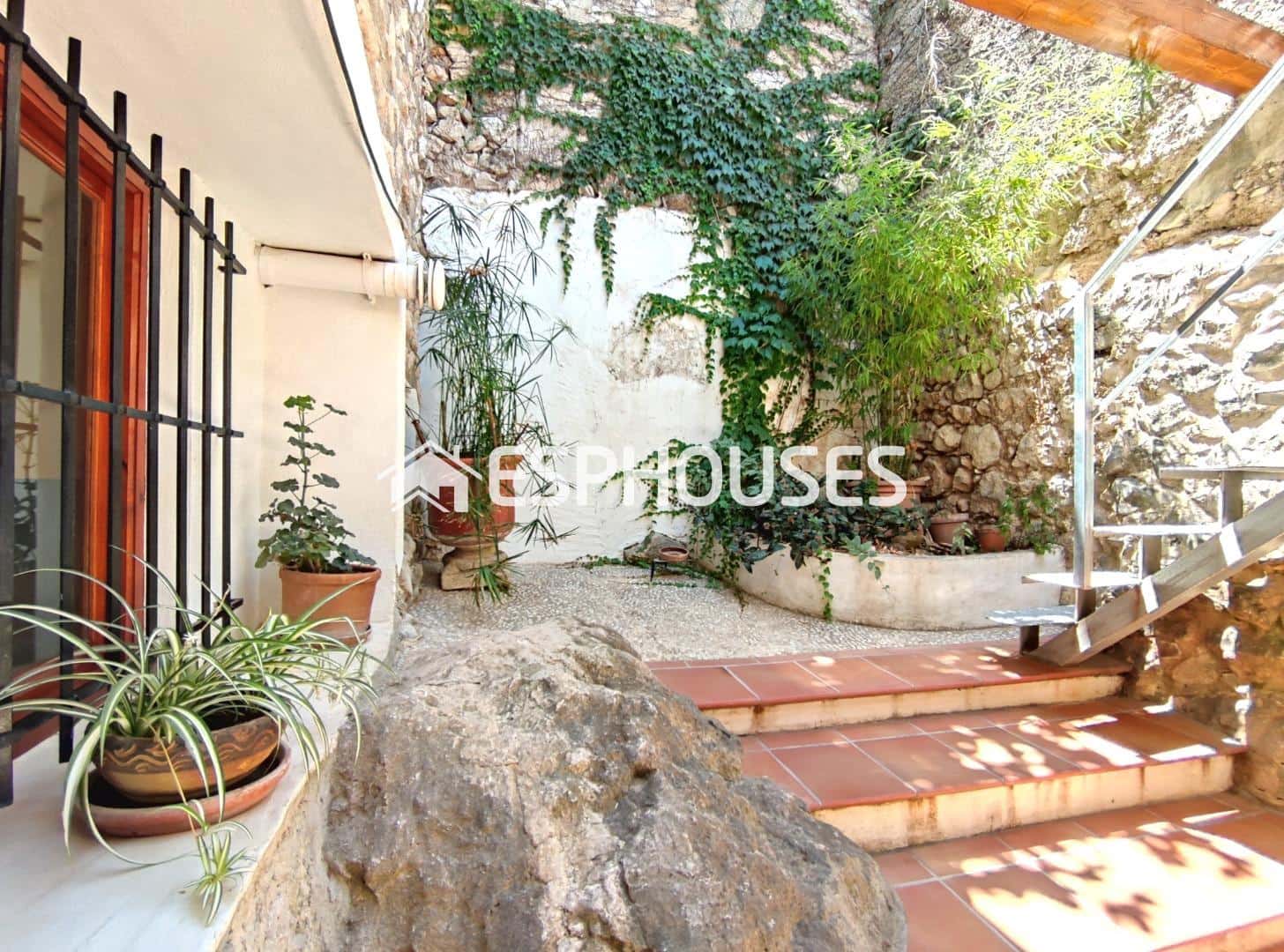 5 bedroom Villa for sale in Beniarda - € 237,000 (Ref: 6984498)