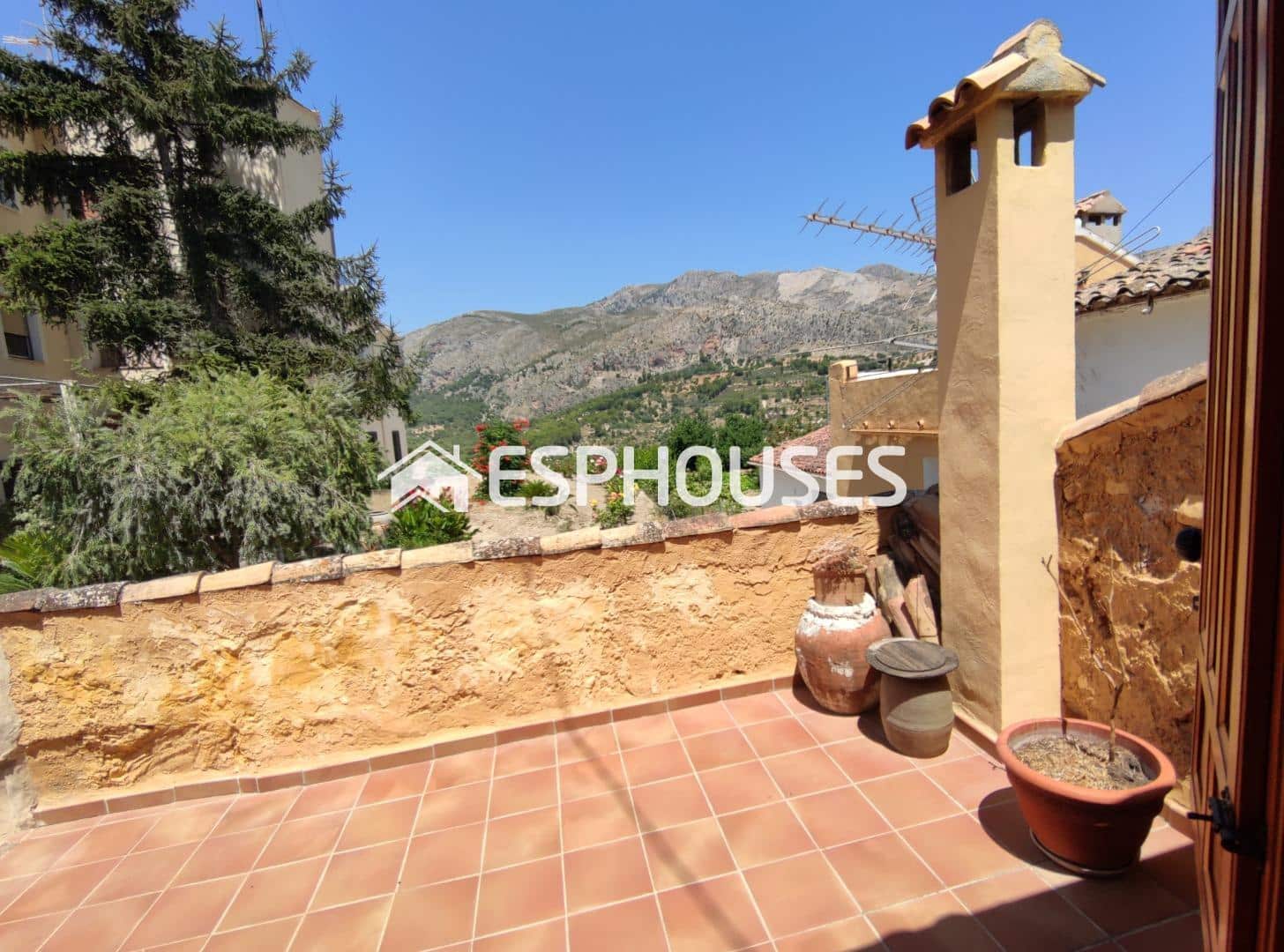 5 bedroom Villa for sale in Beniarda - € 237,000 (Ref: 6984498)