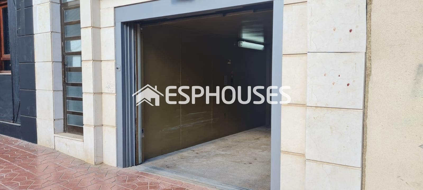 Garage in vendita in Guardamar del Segura - 5.500 € (Rif: 8032463)