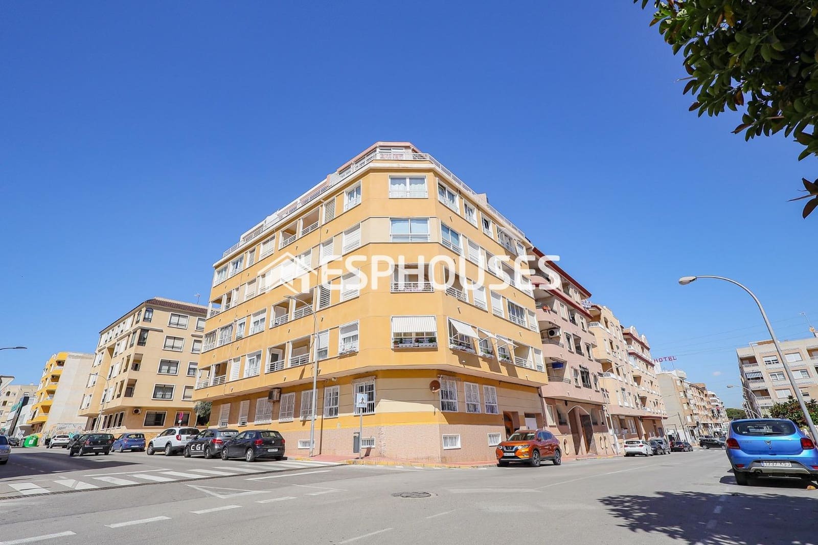 3 bedroom Apartment for sale in Guardamar del Segura with garage - € 390,000 (Ref: 8217103)