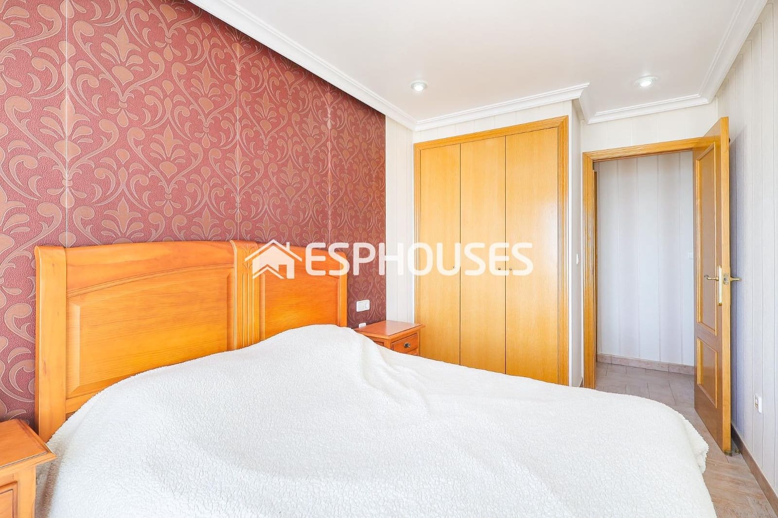 3 bedroom Apartment for sale in Guardamar del Segura with garage - € 390,000 (Ref: 8217103)