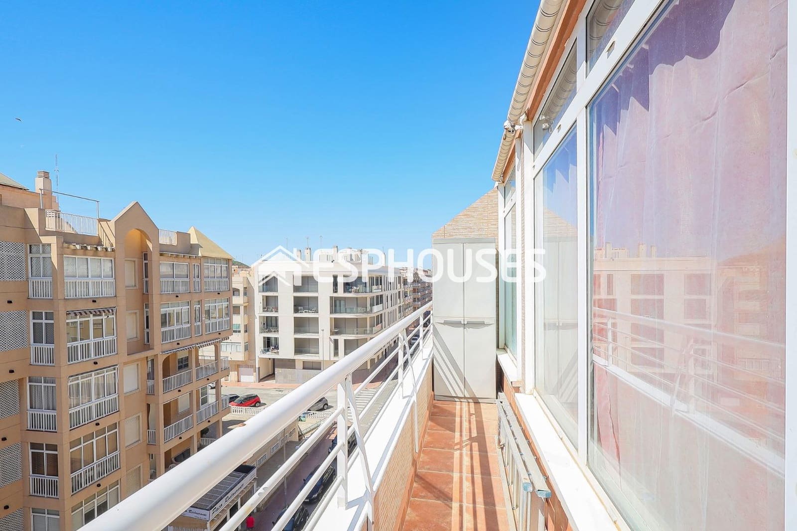 3 bedroom Apartment for sale in Guardamar del Segura with garage - € 390,000 (Ref: 8217103)