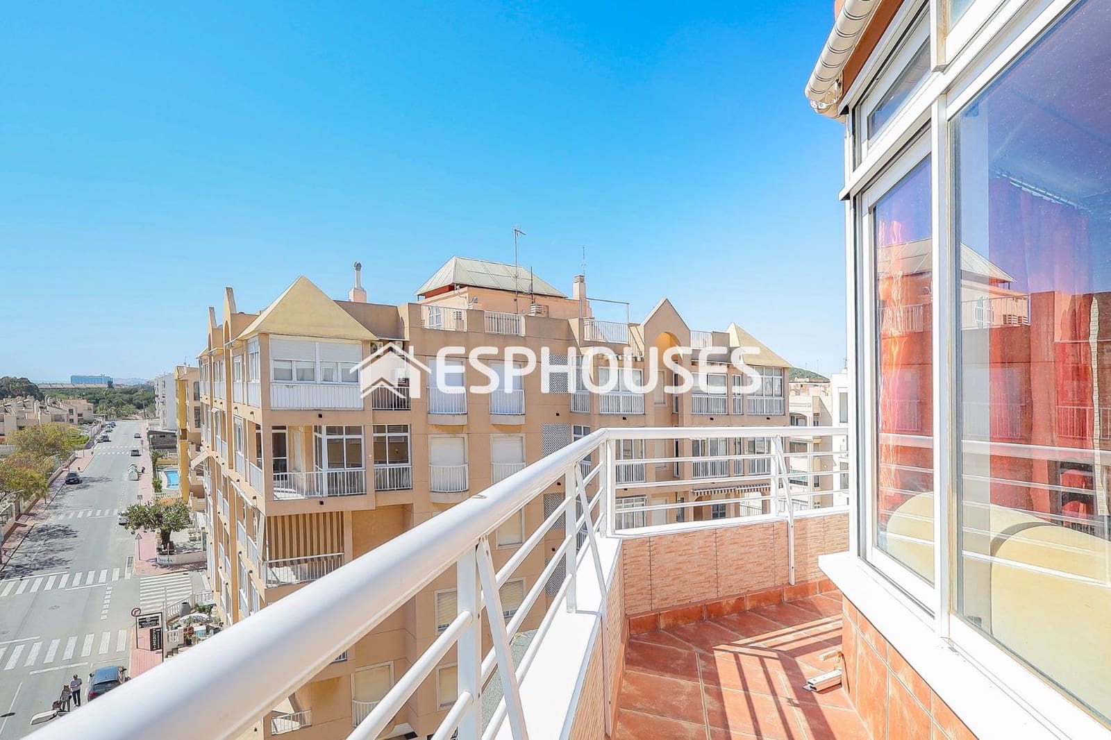 3 bedroom Apartment for sale in Guardamar del Segura with garage - € 390,000 (Ref: 8217103)