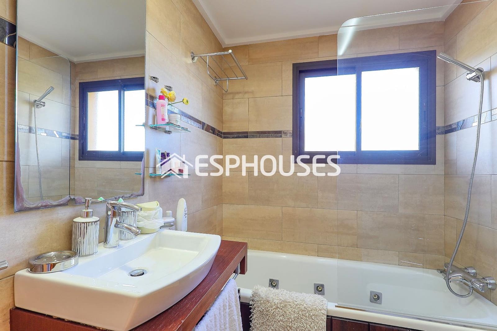 3 quarto Apartamento para venda em Guardamar del Segura com piscina garagem - 420 000 € (Ref: 8238966)