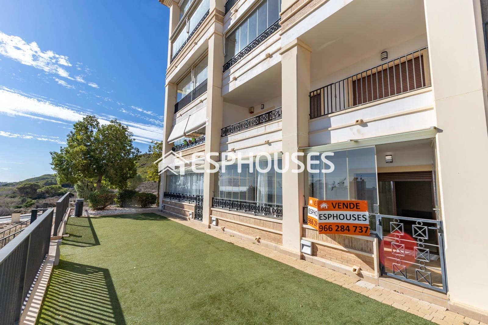 2 soveværelse Lejlighed til salg i Guardamar del Segura med swimmingpool garage - € 235.000 (Ref: 8284994)