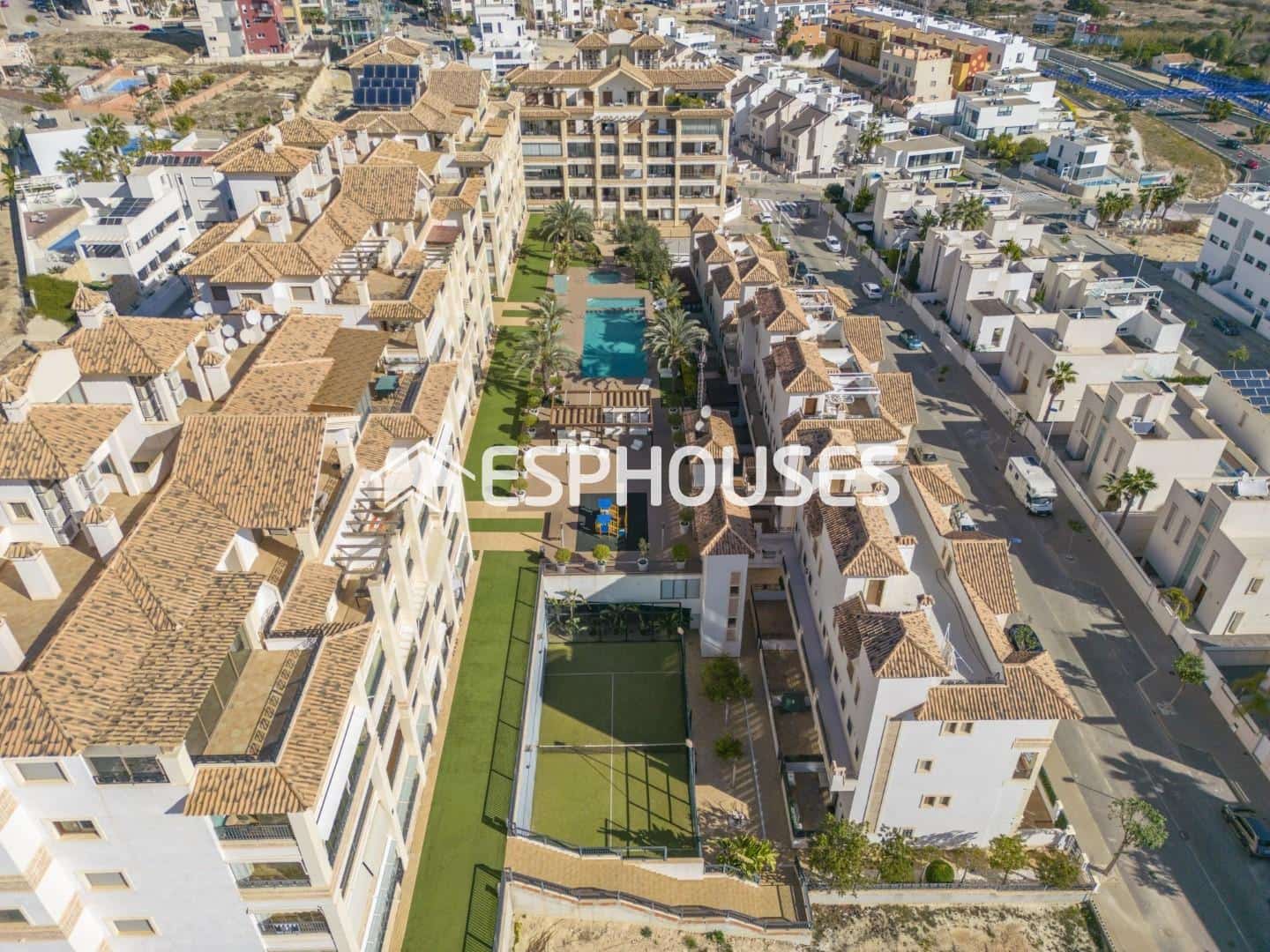 2 soveværelse Lejlighed til salg i Guardamar del Segura med swimmingpool garage - € 235.000 (Ref: 8284994)