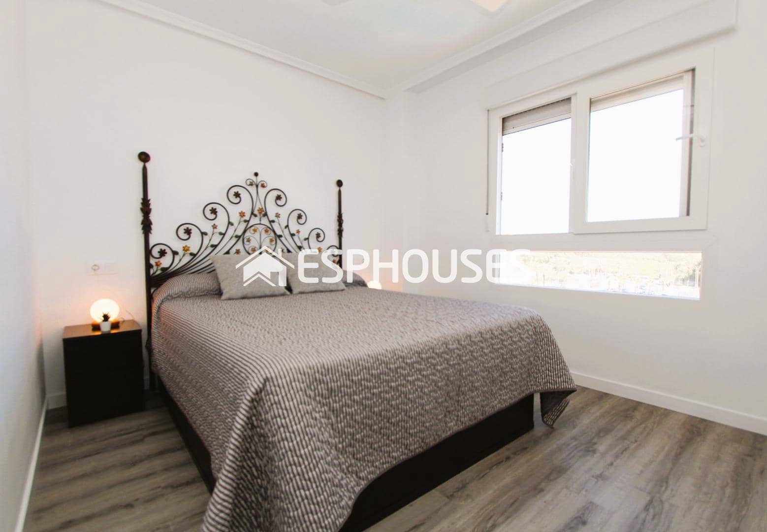 2 sovrum Lägenhet till salu i Guardamar del Segura med pool - 213 000 € (Ref: 8343253)