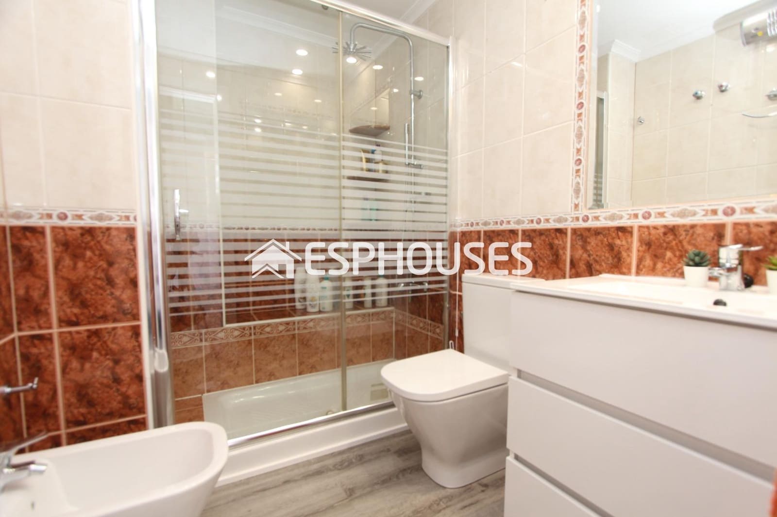 2 sovrum Lägenhet till salu i Guardamar del Segura med pool - 213 000 € (Ref: 8343253)