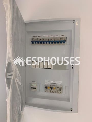 Erhverv til salg i Guardamar Playa, Guardamar del Segura - € 130.000 (Ref: 8367268)