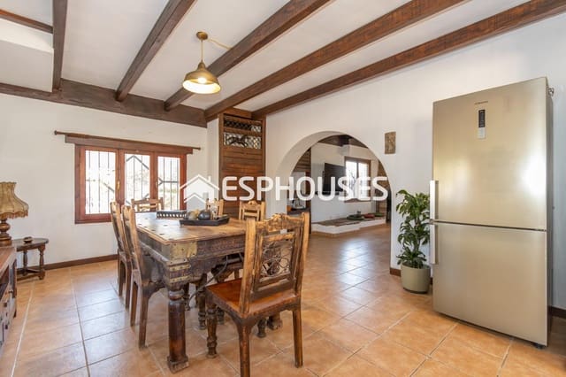 4 soveværelse Villa til salg i Valverde, Elche / Elx med swimmingpool garage - € 499.000 (Ref: 8450875)