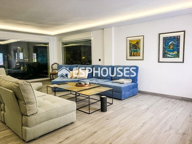 Chalet de 4 habitaciones en Pueblo - Urbanizaciones, Alfaz del Pi / L'Alfàs del Pi en venta con piscina garaje - 1.500.000 € (Ref: 8468849)