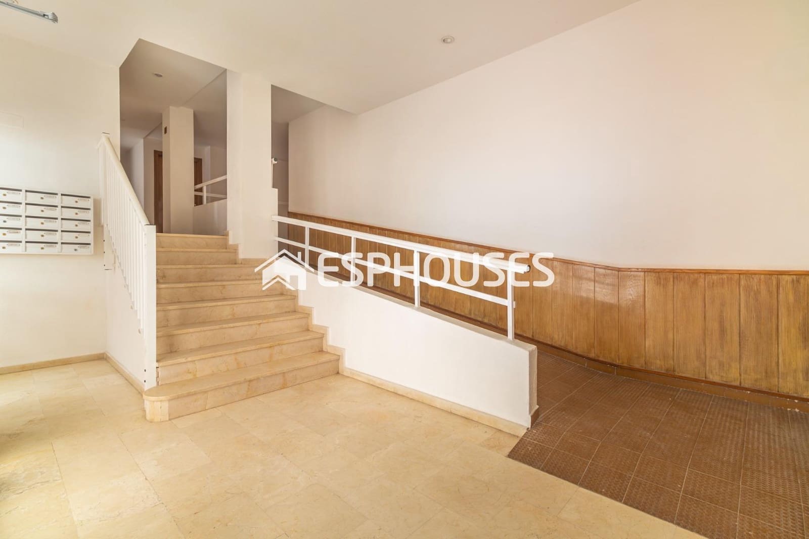 2 soverom Leilighet til salgs i Guardamar del Segura med garasje - € 140 000 (Ref: 8489105)