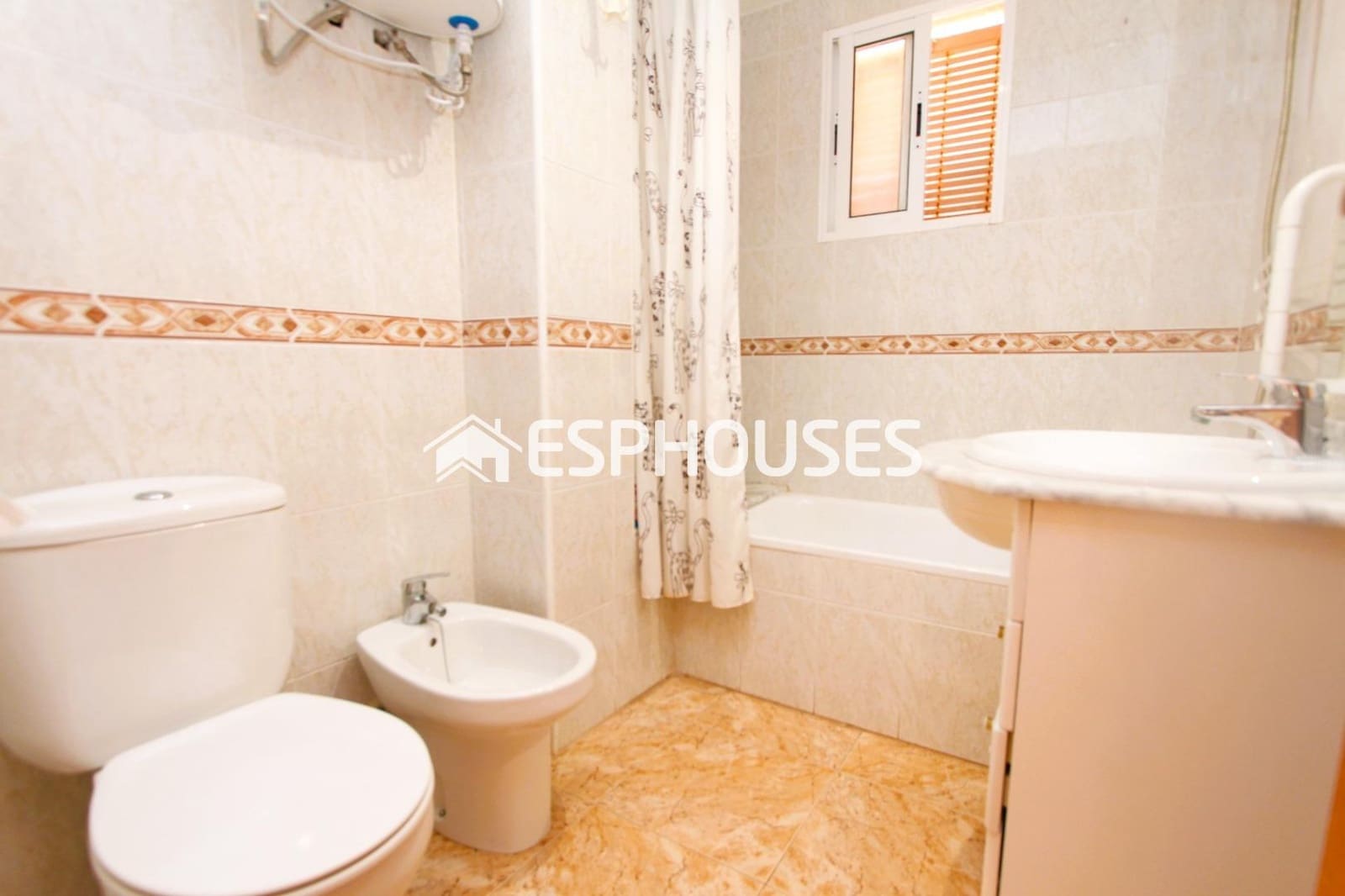 3 soveværelse Lejlighed til salg i Guardamar del Segura med swimmingpool garage - € 269.000 (Ref: 8532133)