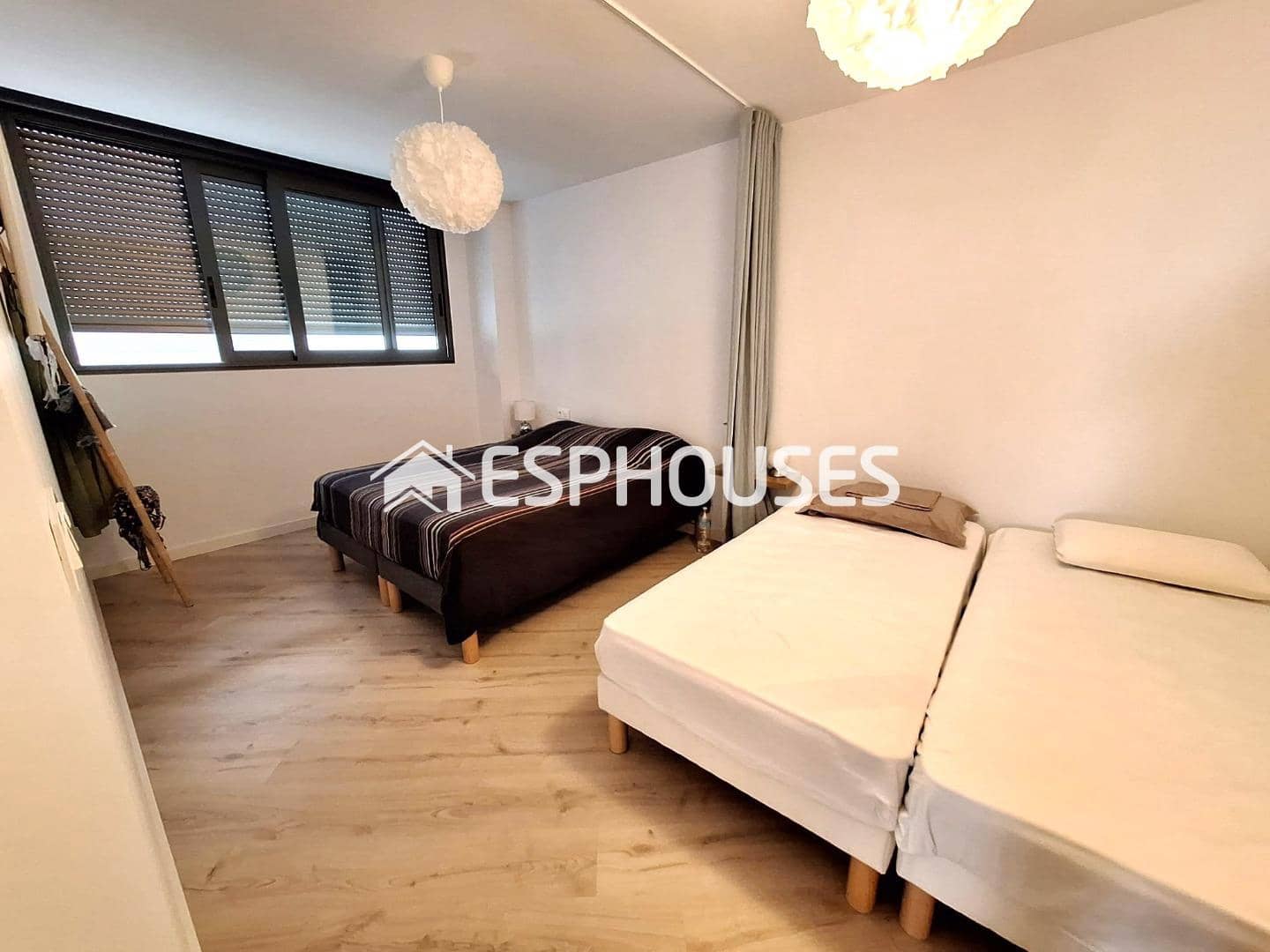 Apartamento de 2 habitaciones en Guardamar del Segura en venta con piscina garaje - 359.000 € (Ref: 8601927)