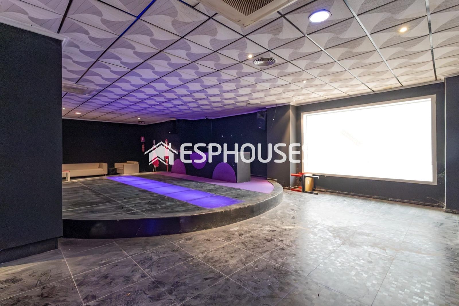 Erhverv til salg i Guardamar del Segura - € 200.000 (Ref: 8612885)