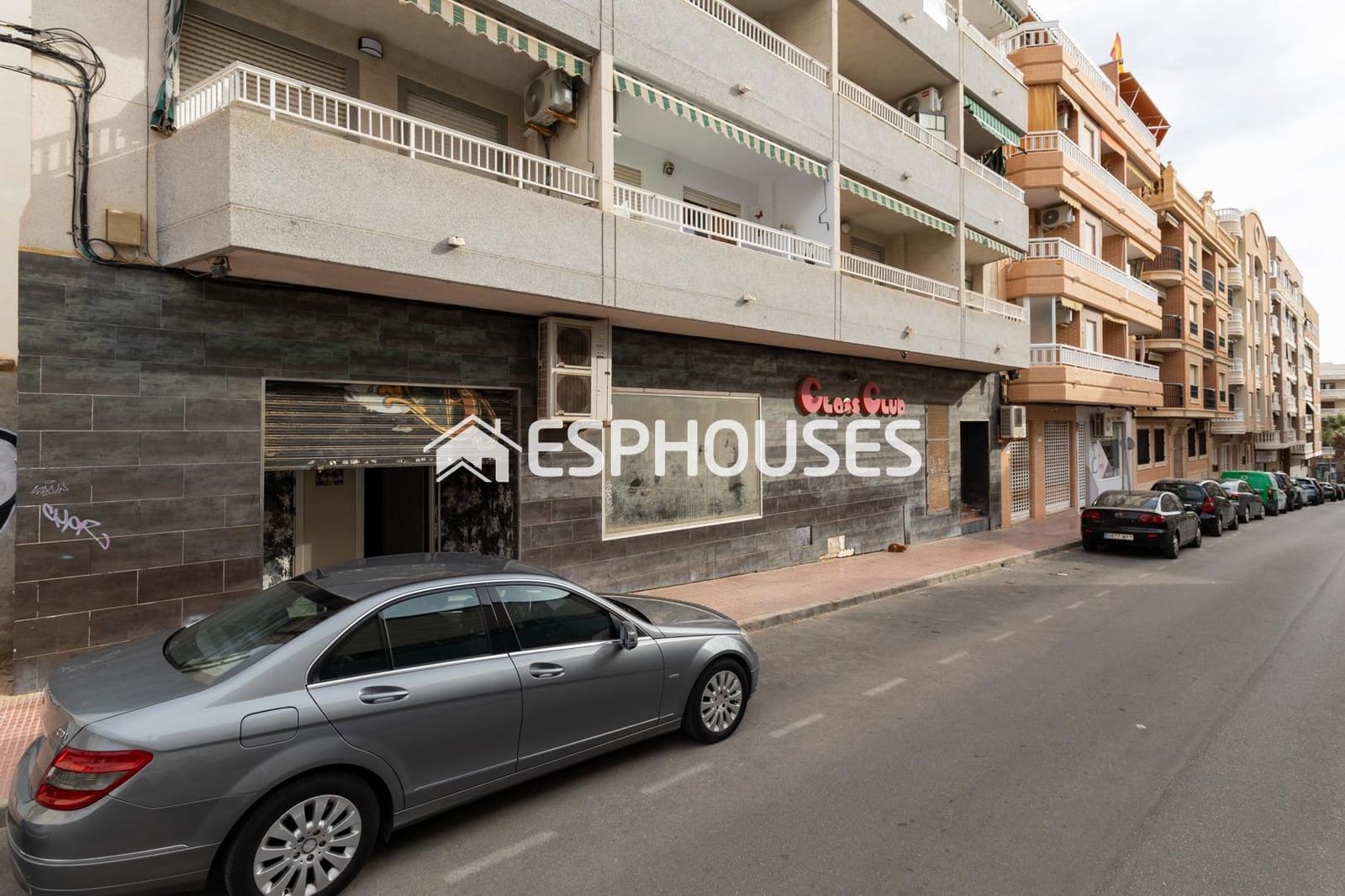 Erhverv til salg i Guardamar del Segura - € 200.000 (Ref: 8612885)