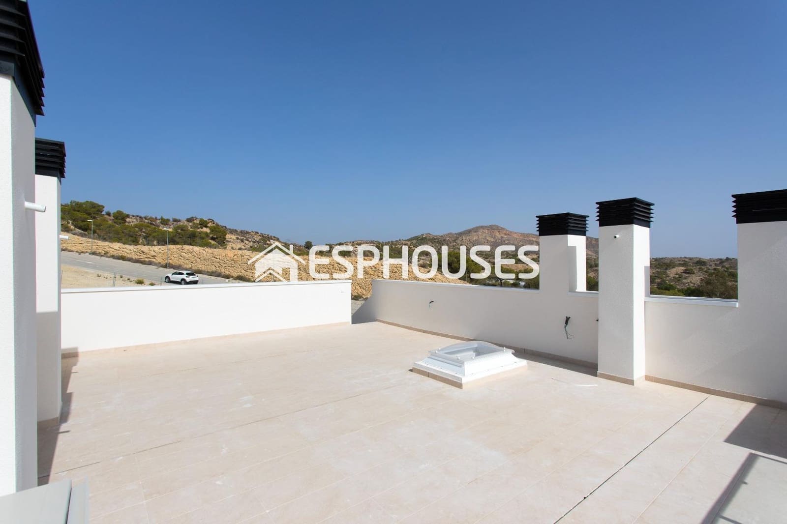 3 soveværelse Bungalow til salg i Monforte del Cid med swimmingpool garage - € 327.000 (Ref: 8645060)