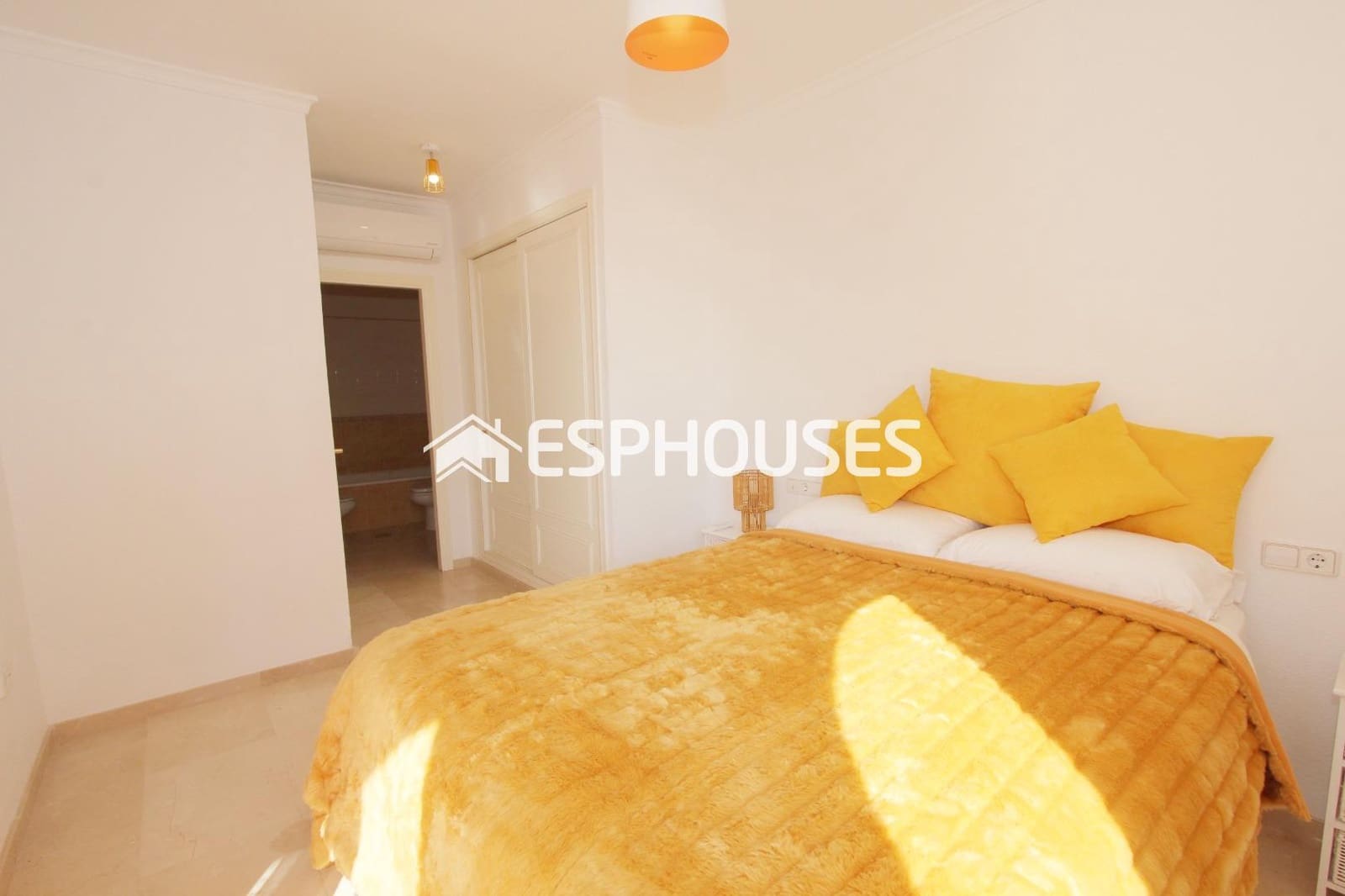 3 bedroom Villa for sale in Altea with pool garage - € 499,000 (Ref: 8648385)