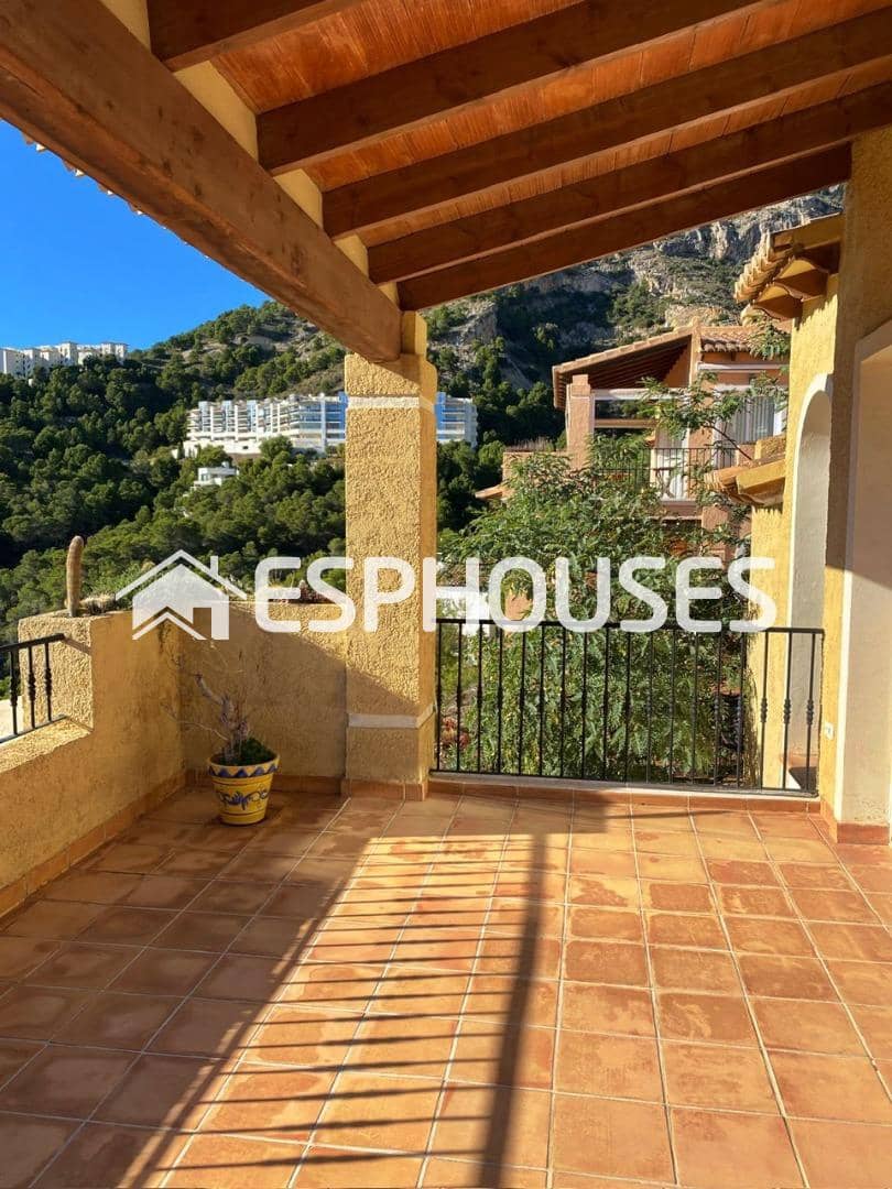 3 bedroom Villa for sale in Altea with pool garage - € 499,000 (Ref: 8648385)