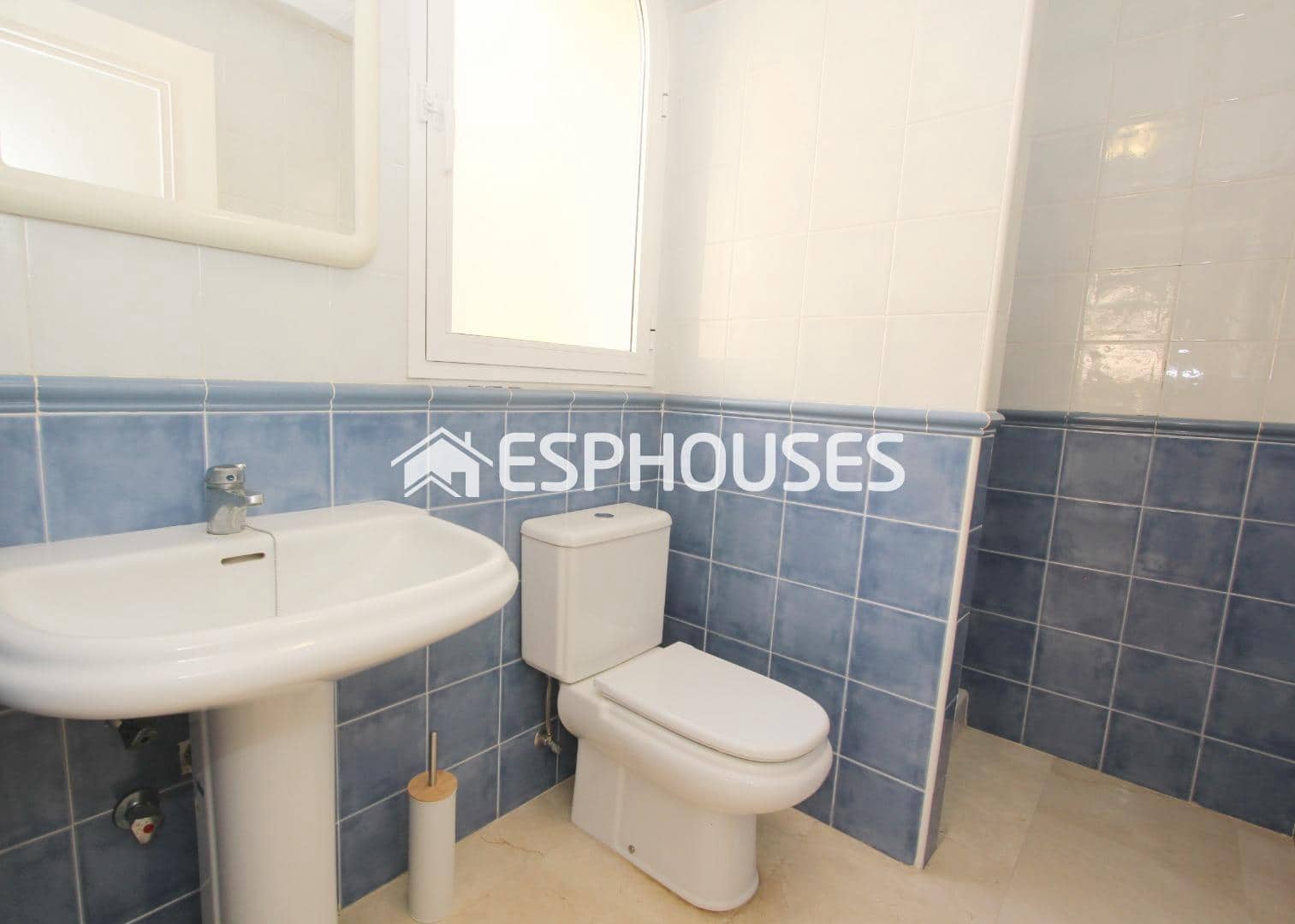 3 bedroom Villa for sale in Altea with pool garage - € 499,000 (Ref: 8648385)