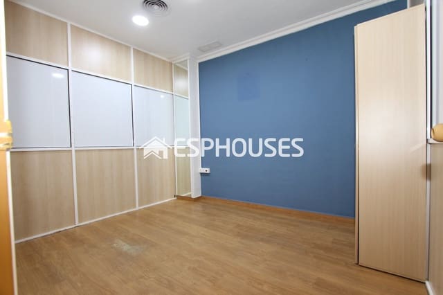 Kommersiell til salgs i Zona Pueblo, Guardamar del Segura - € 222 200 (Ref: 8659212)
