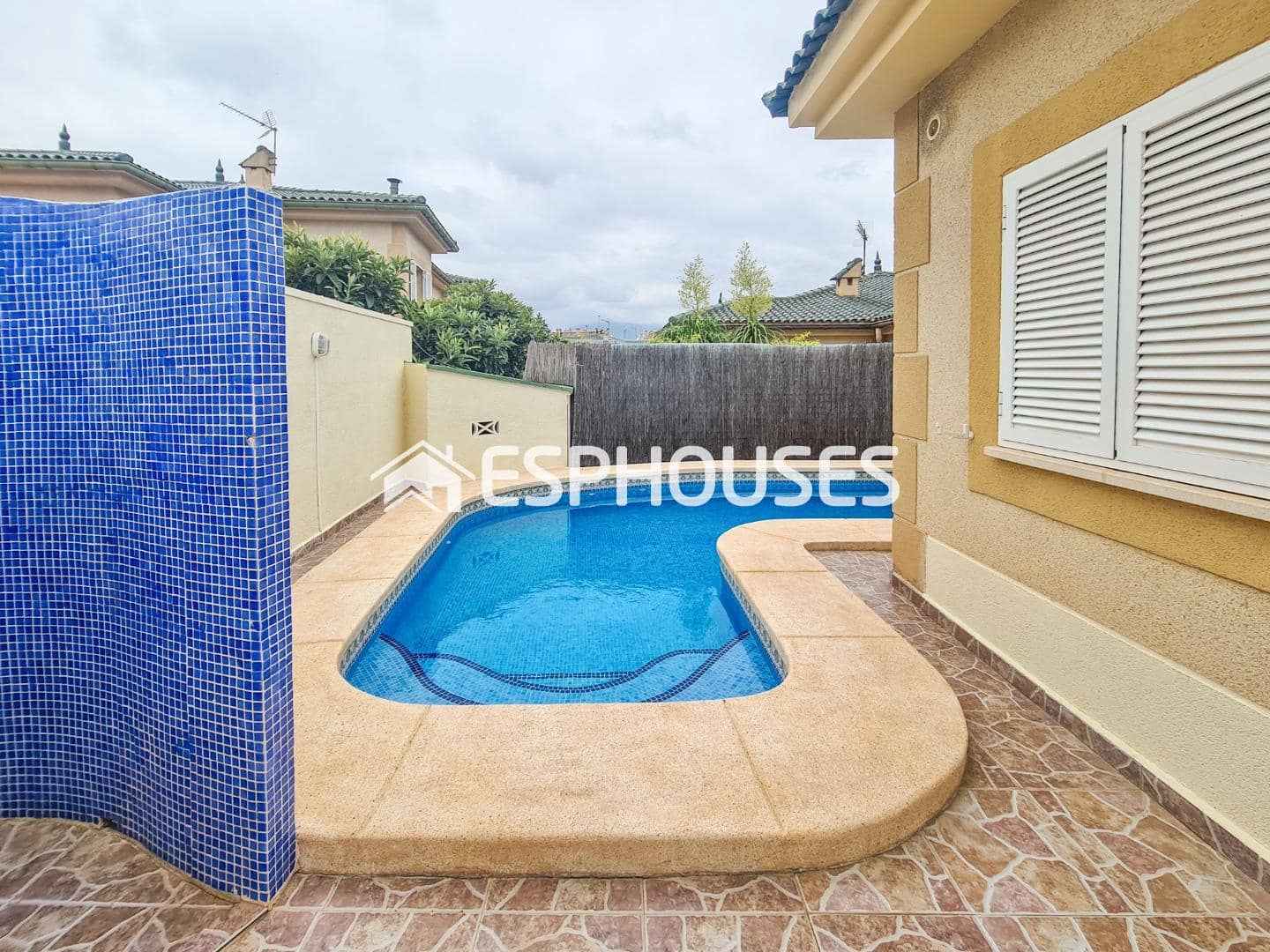 3 bedroom Villa for sale in Albir with pool - € 524,500 (Ref: 8672212)
