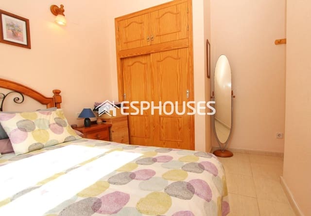 2 chambre Appartement à vendre à Zona Pueblo, Guardamar del Segura avec piscine garage - 212 000 € (Ref: 8672213)