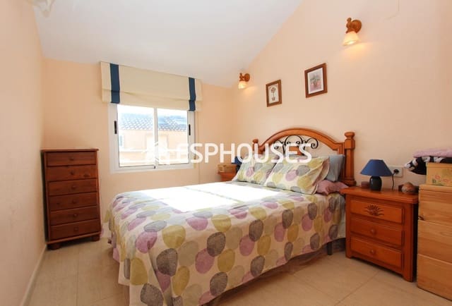 2 chambre Appartement à vendre à Zona Pueblo, Guardamar del Segura avec piscine garage - 212 000 € (Ref: 8672213)