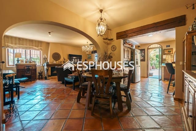 5 soverom Villa til salgs i Coloma  , La Nucia med svømmebasseng garasje - € 899 000 (Ref: 8682587)