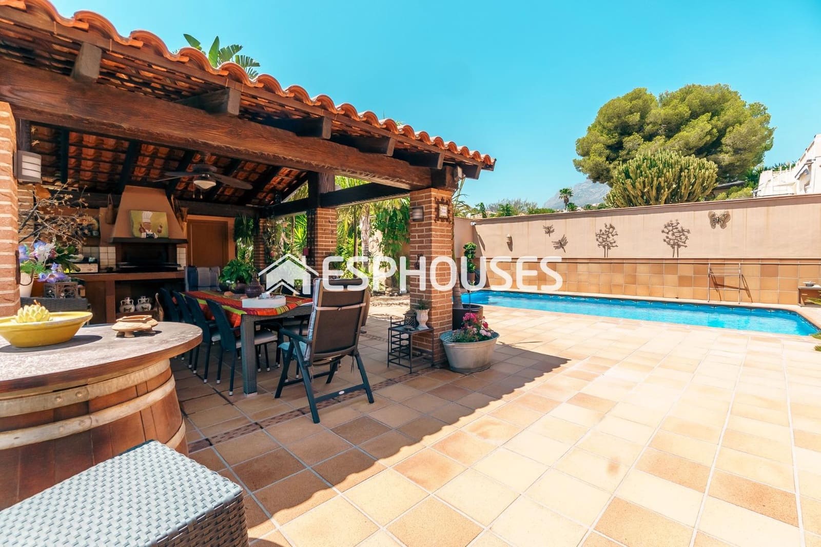 5 soveværelse Villa til salg i La Nucia med swimmingpool garage - € 899.000 (Ref: 8682587)