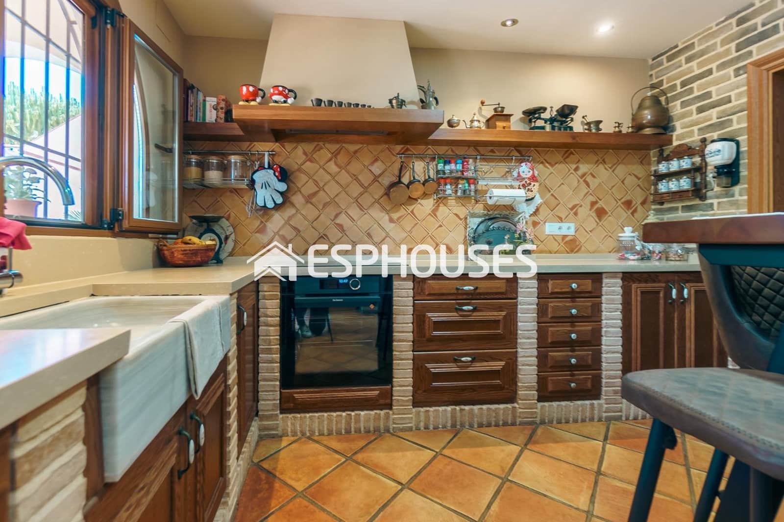 5 soveværelse Villa til salg i La Nucia med swimmingpool garage - € 899.000 (Ref: 8682587)