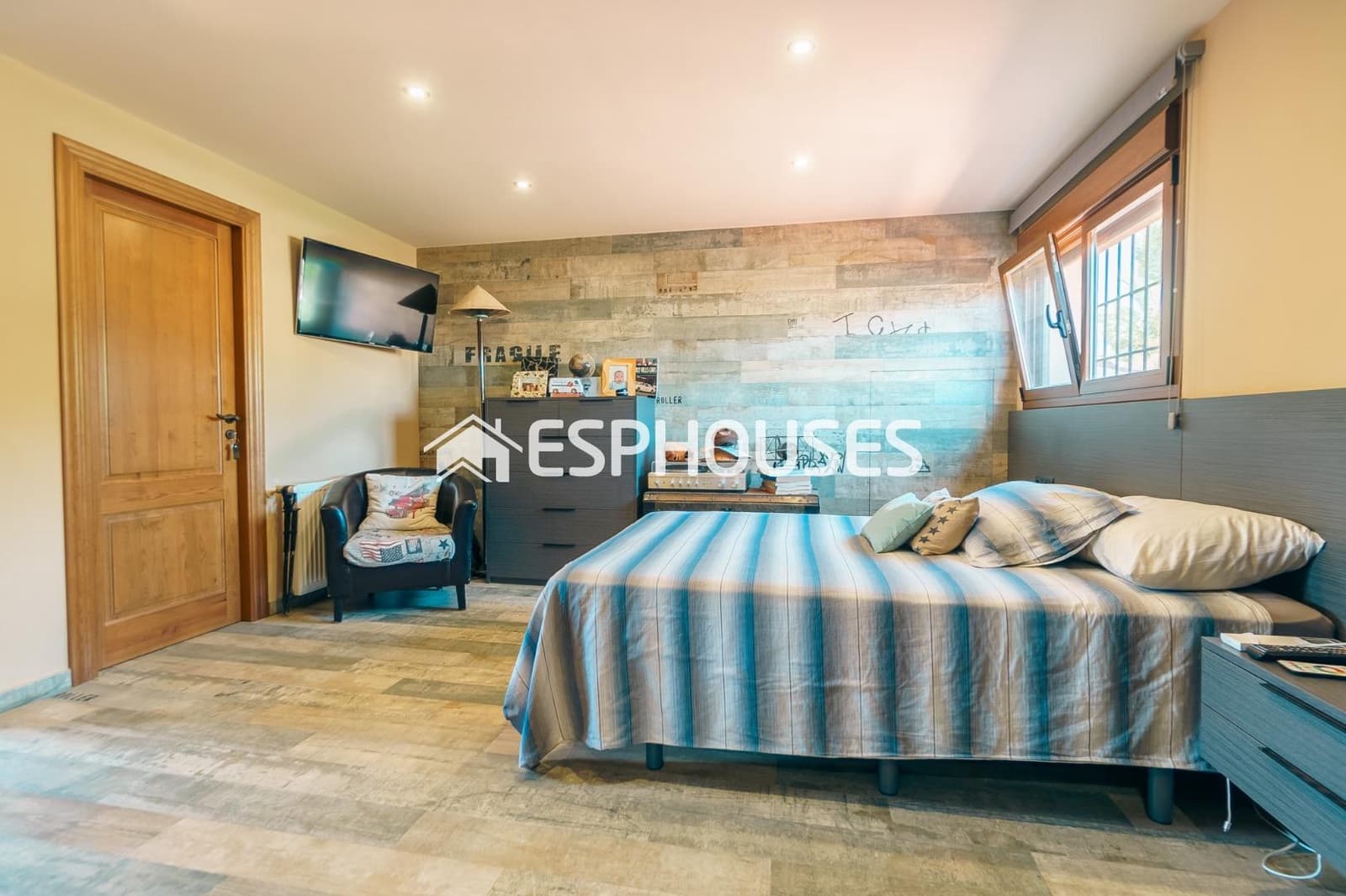 5 soveværelse Villa til salg i La Nucia med swimmingpool garage - € 899.000 (Ref: 8682587)