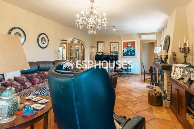 5 soverom Villa til salgs i Coloma  , La Nucia med svømmebasseng garasje - € 899 000 (Ref: 8682587)