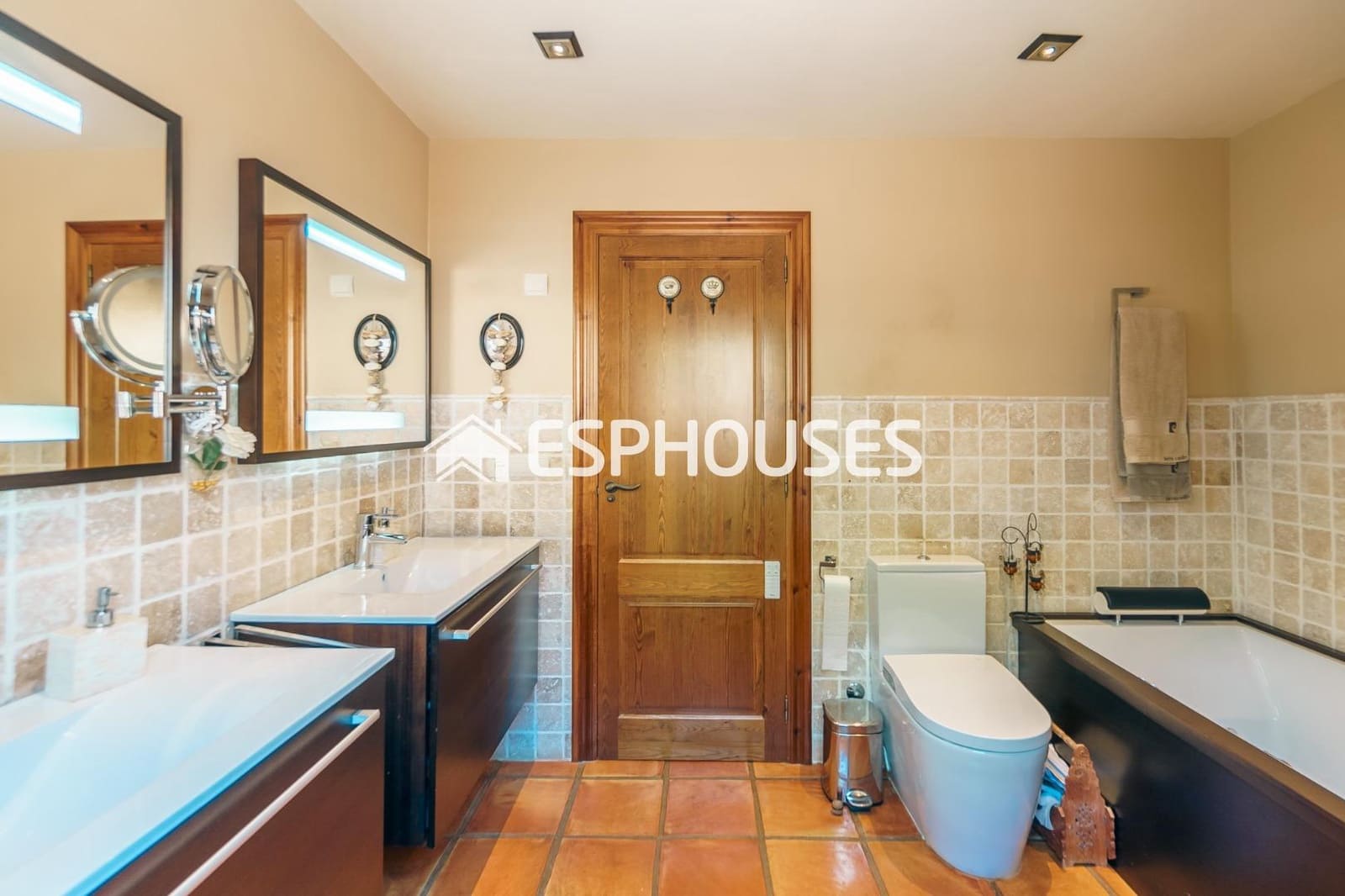 5 soveværelse Villa til salg i La Nucia med swimmingpool garage - € 899.000 (Ref: 8682587)