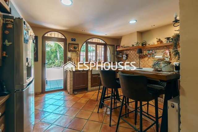 5 soverom Villa til salgs i Coloma  , La Nucia med svømmebasseng garasje - € 899 000 (Ref: 8682587)